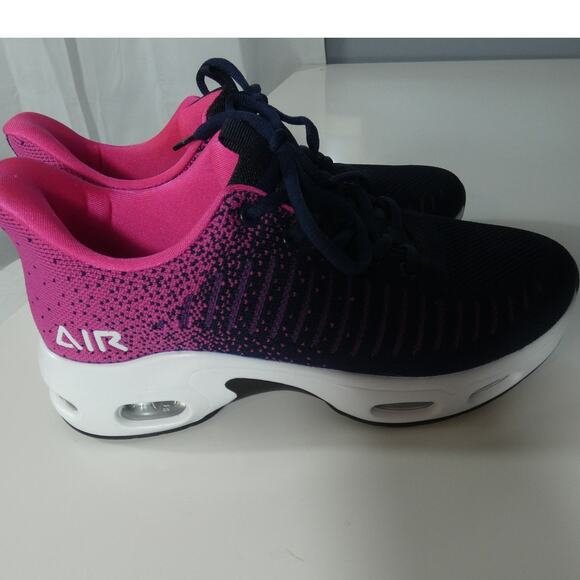 Amazon Women's 8.5 Slip On Walking Tennis Shoes Like New Condition - Picture 1 of 6